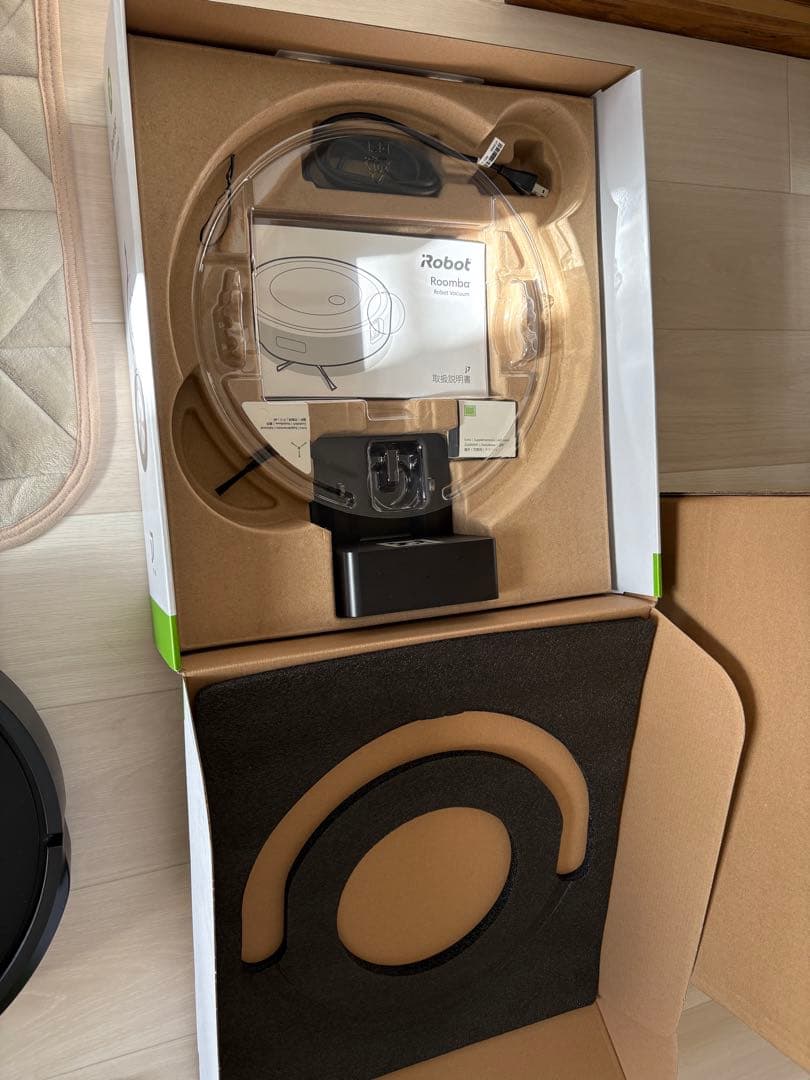 ルンバJ７（付属品あり）　　iRobot Roomba J715860