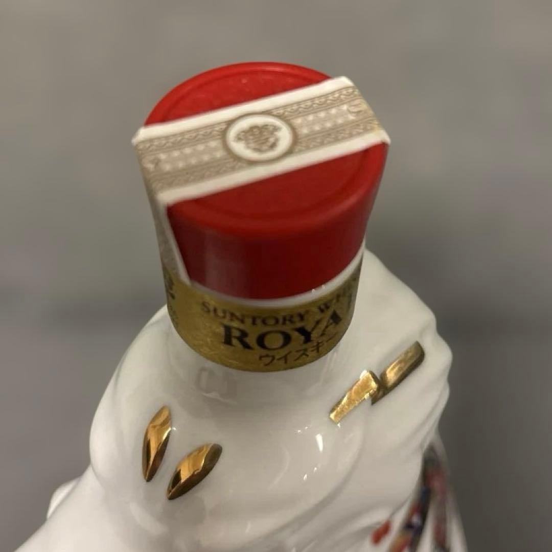 サントリー ローヤルウイスキー 干支ボトル　辰年2024年陶器ボトル 600ml