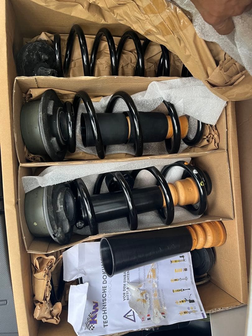 アウディA6 Sライン純正サススプリング