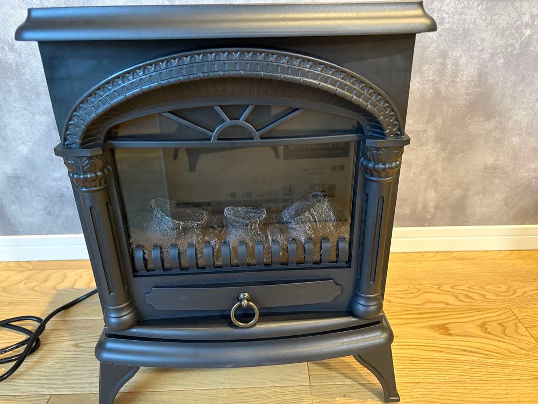 【美品】ニトリ暖炉型ファンヒーター　2022年製