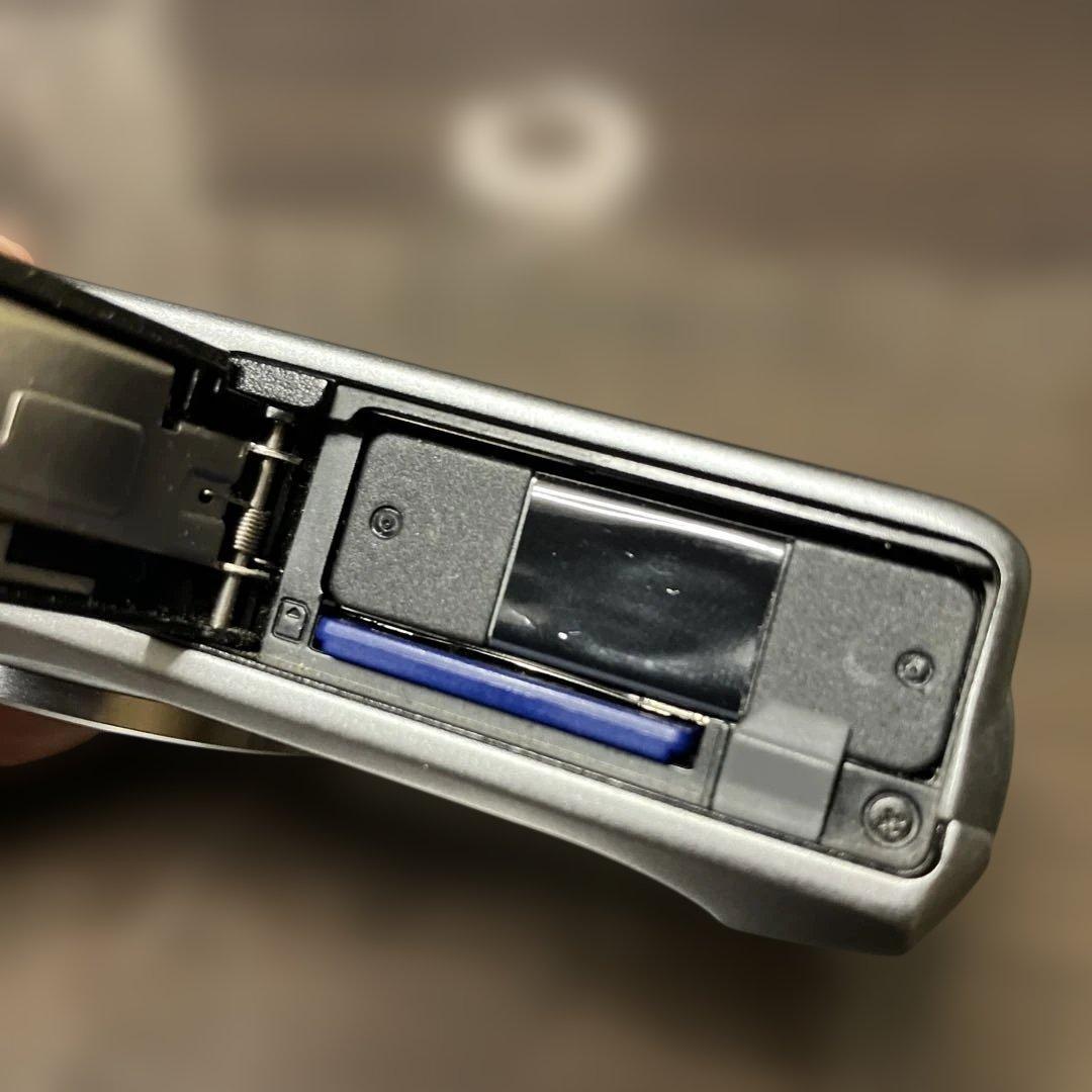 ジャンク品　CASIO EXILIM EX-ZR400コンパクトデジタルカメラ