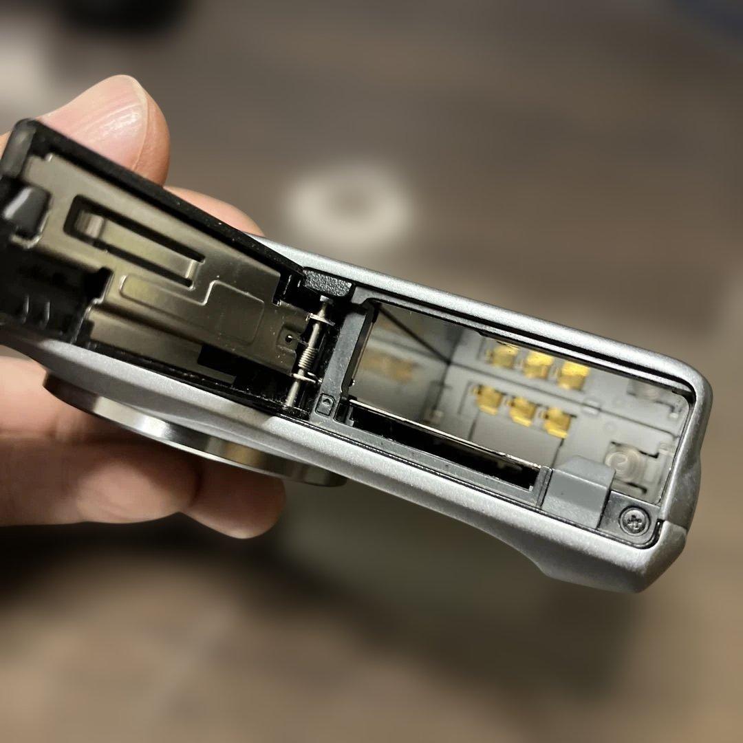 ジャンク品　CASIO EXILIM EX-ZR400コンパクトデジタルカメラ