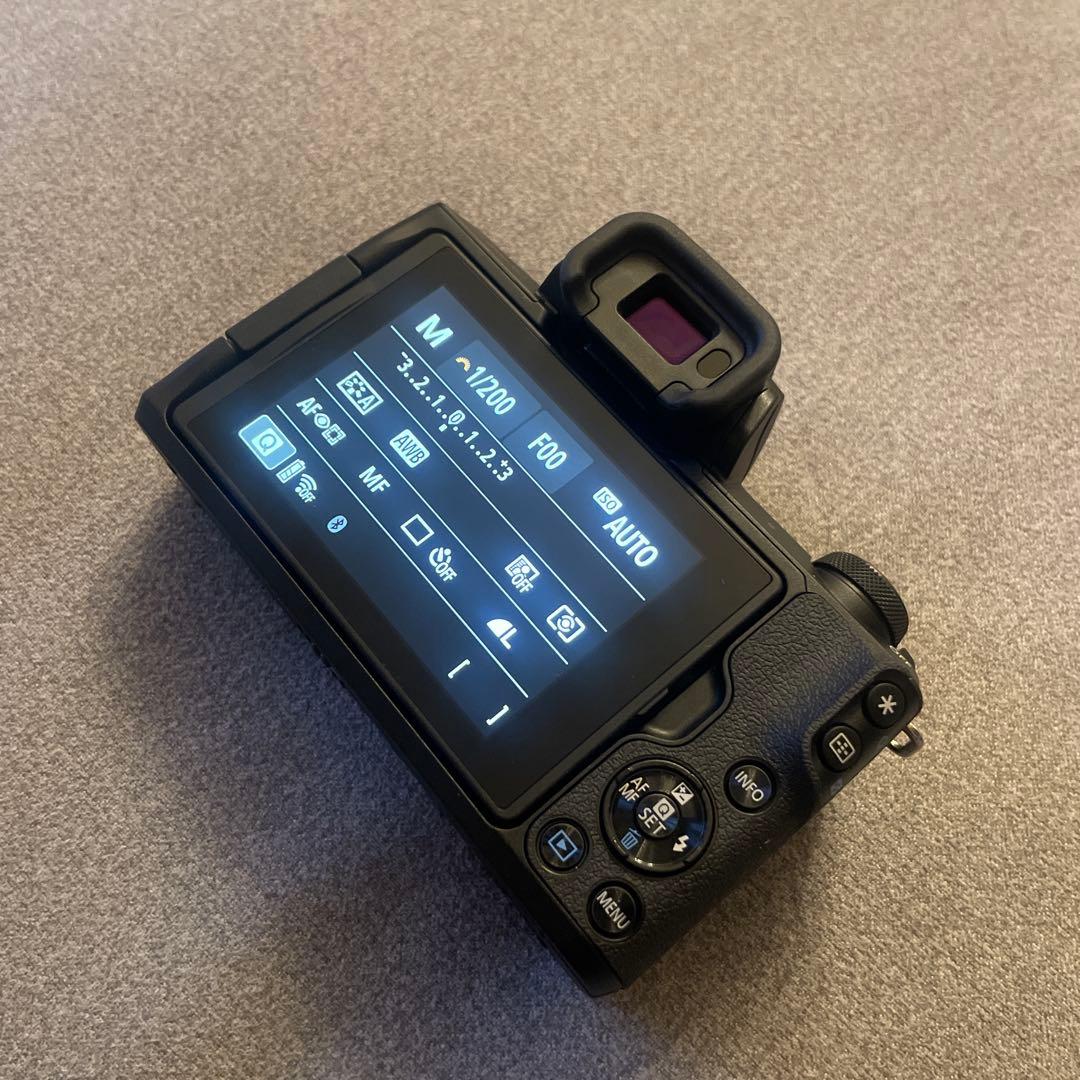 デジタルカメラ 72.Canon EOS KissM2