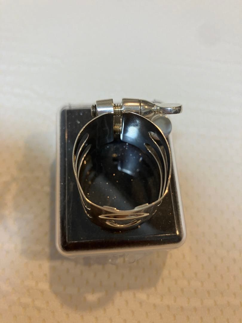 ウッドストーンＢ♭クラリネット用リガチャー 総銀　ソリッドシルバー