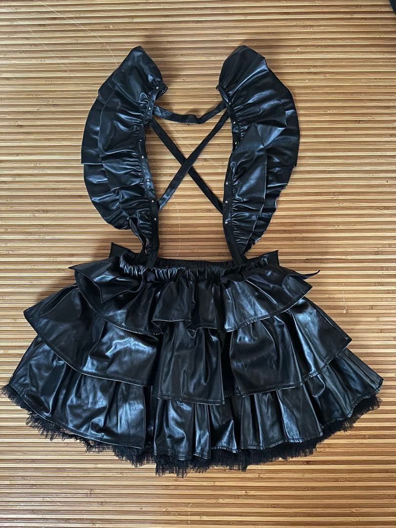 フリル付きブラックミニスカート