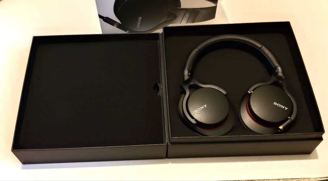 SONY MDR-1A 　 脱着式ケーブル付ヘッドホン新品同様