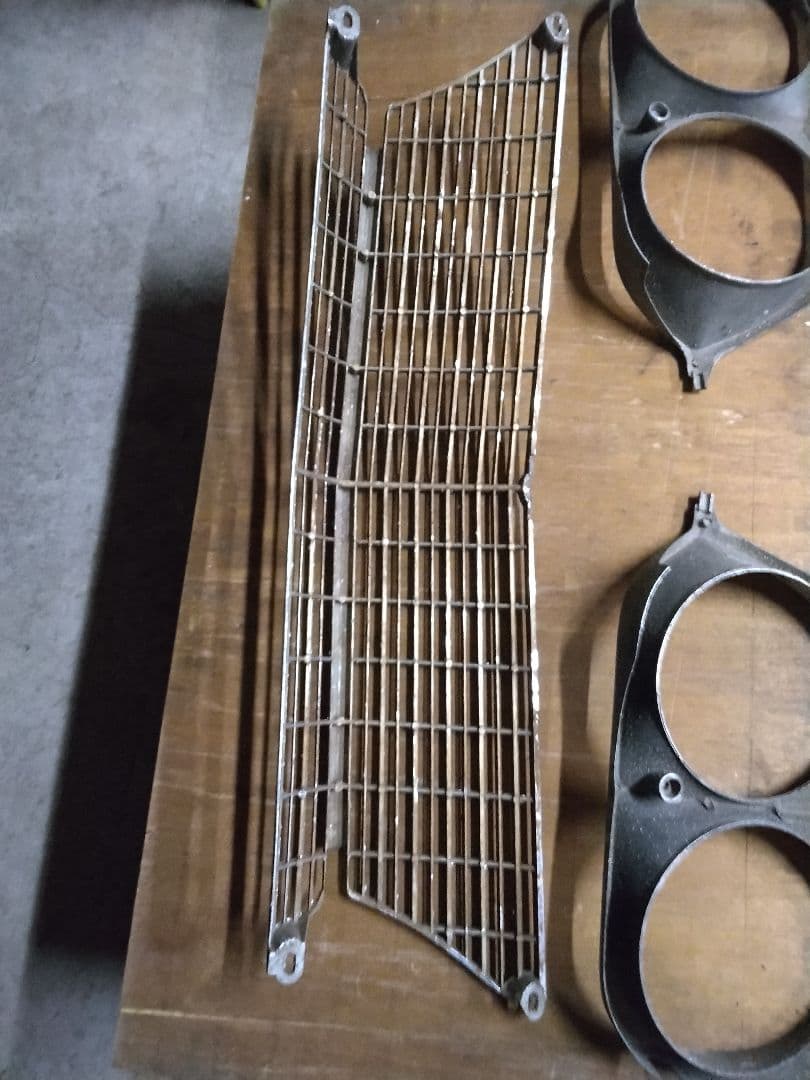 ぐっちさんは専用プリンススカイラインS50　54系グリル一式