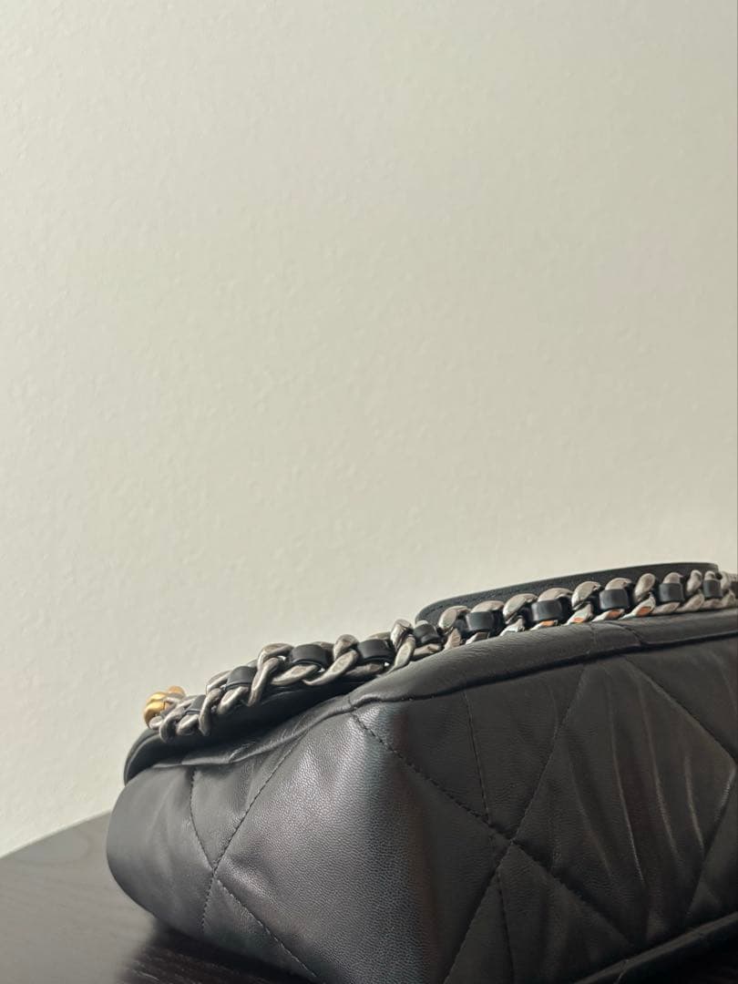 CHANEL19・シャネル19・ ブラックレザー ハンドバッグ