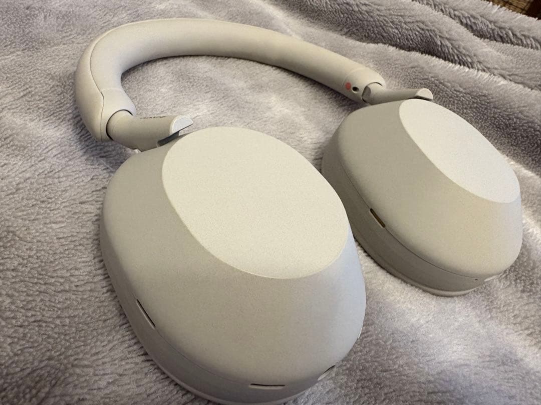 ヘッドホン SONY WH-1000XM5(S) SILVER