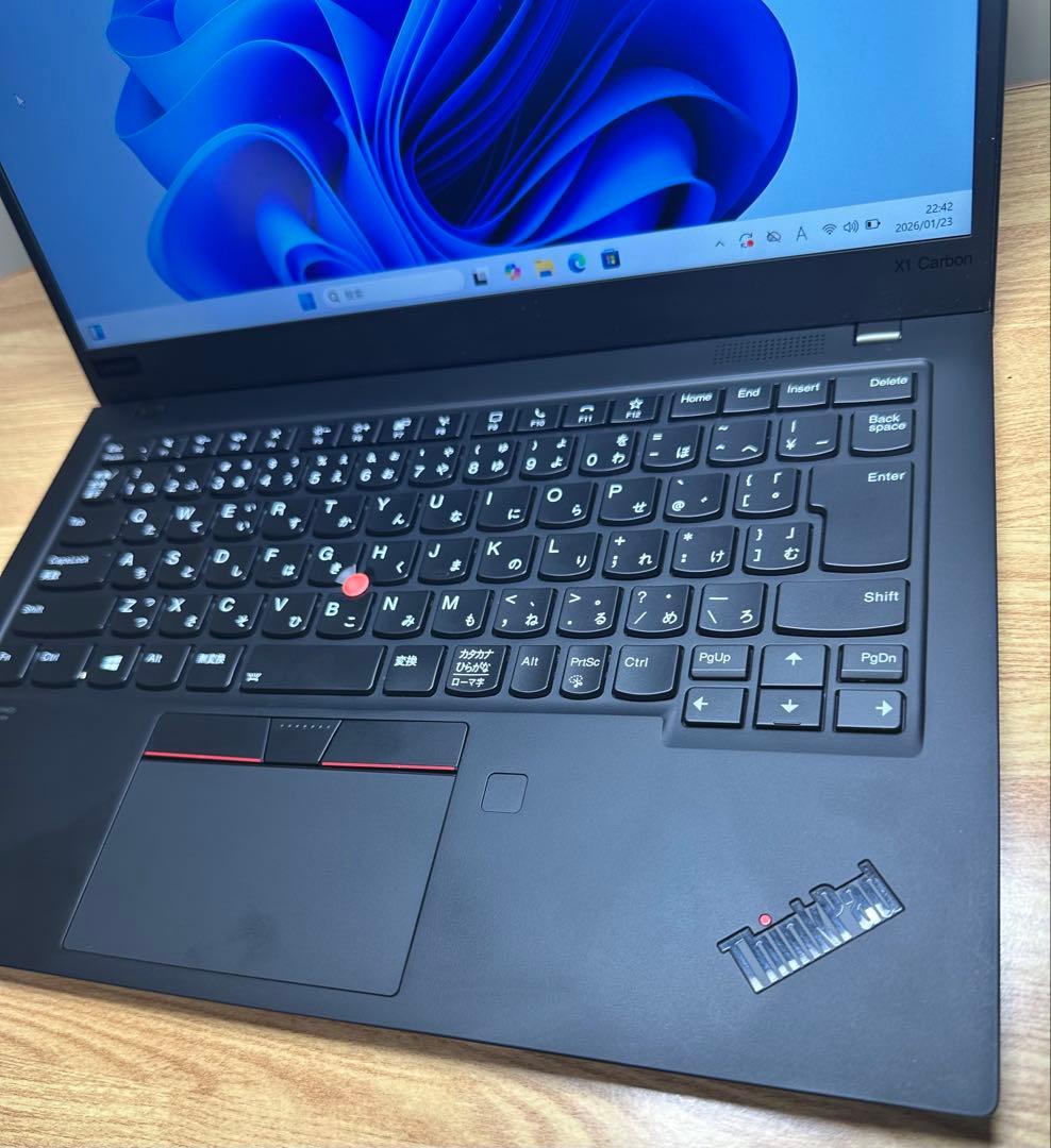 良品　Lenovo X1 gen 8, Corei7, 画面 14inch 2K