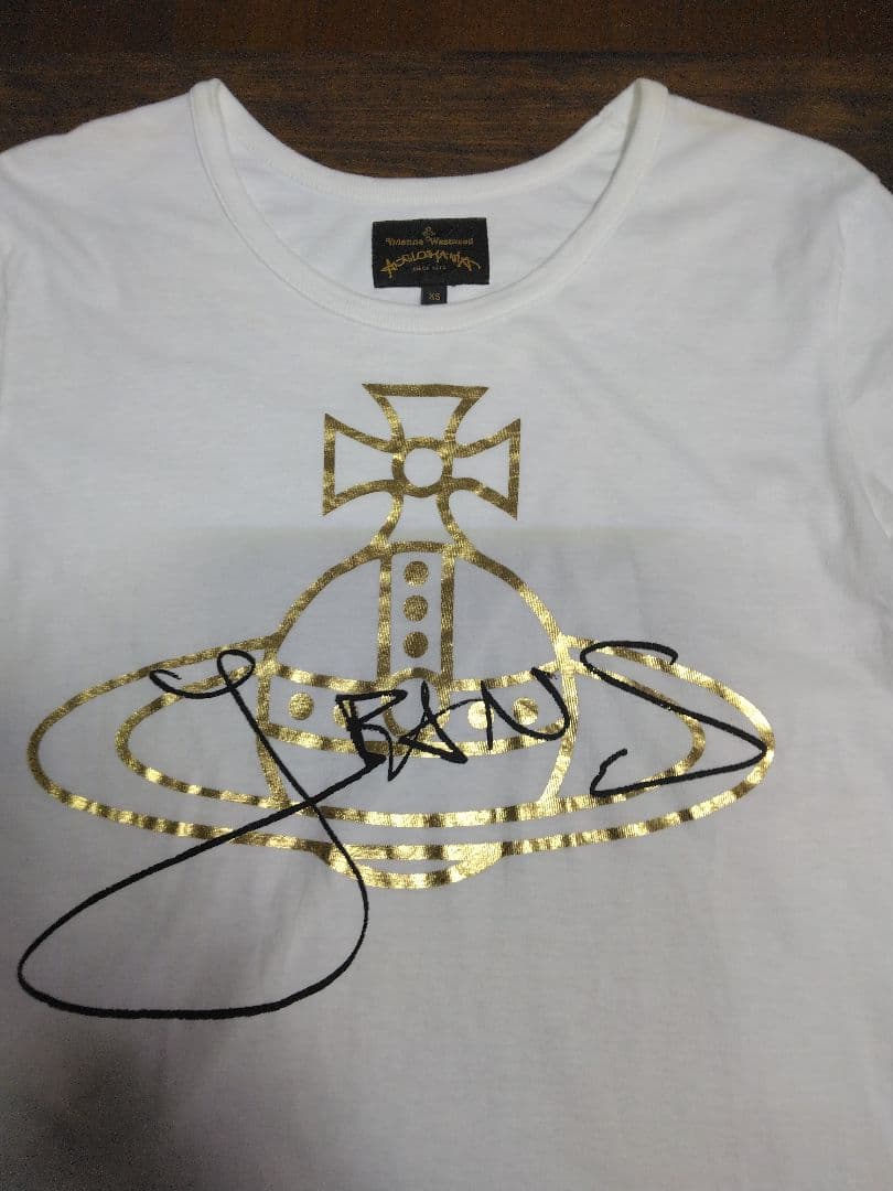 ホワイト 半袖 Tシャツ 金色ロゴ サイン