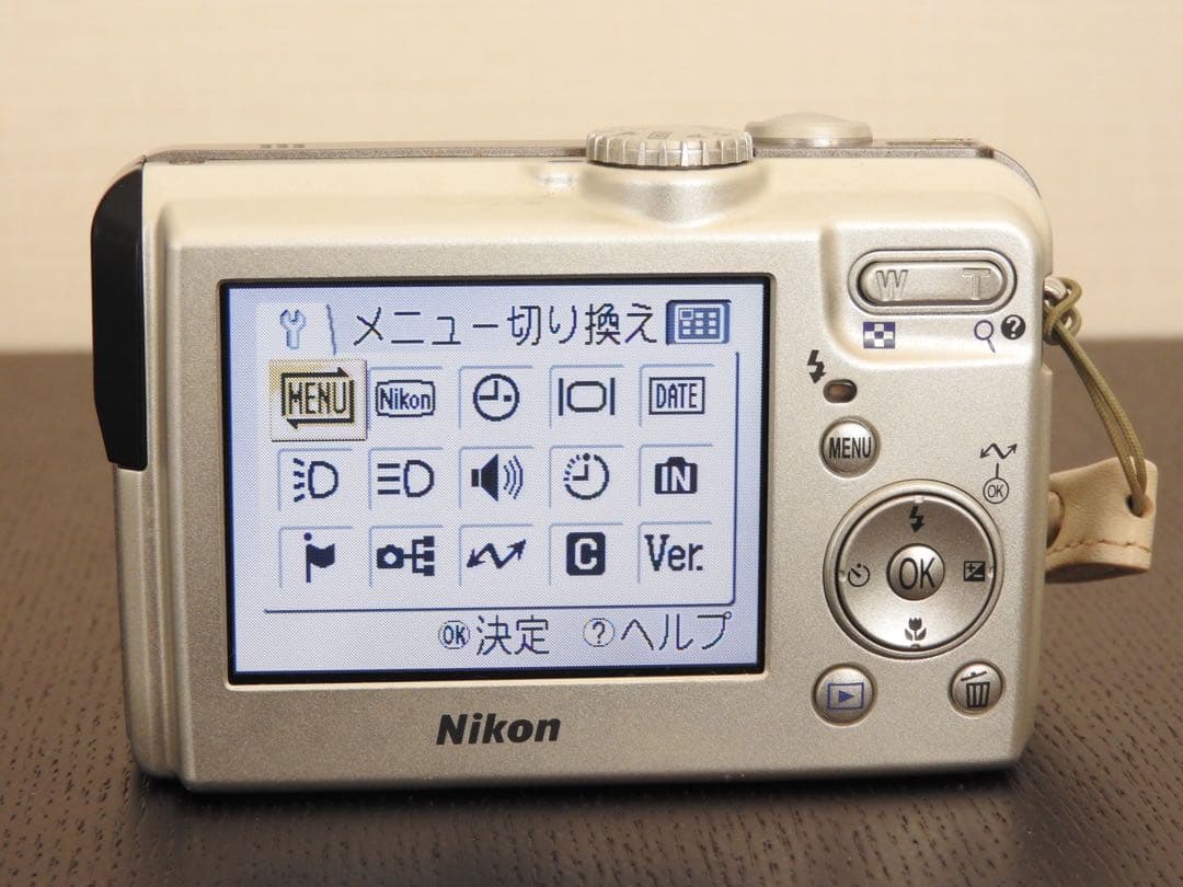 Nikon COOLPIX P1 シルバー ニコン コンパクトデジタルカメラ