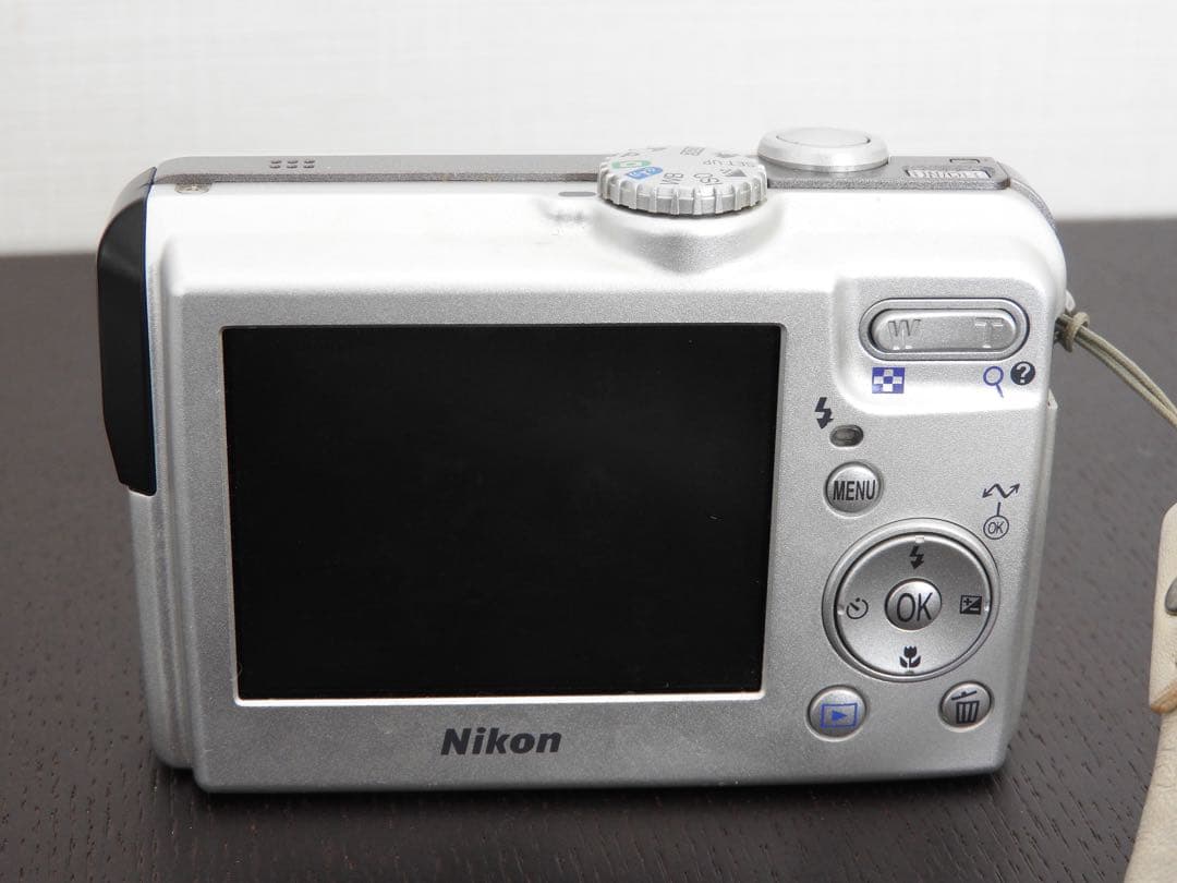 Nikon COOLPIX P1 シルバー ニコン コンパクトデジタルカメラ