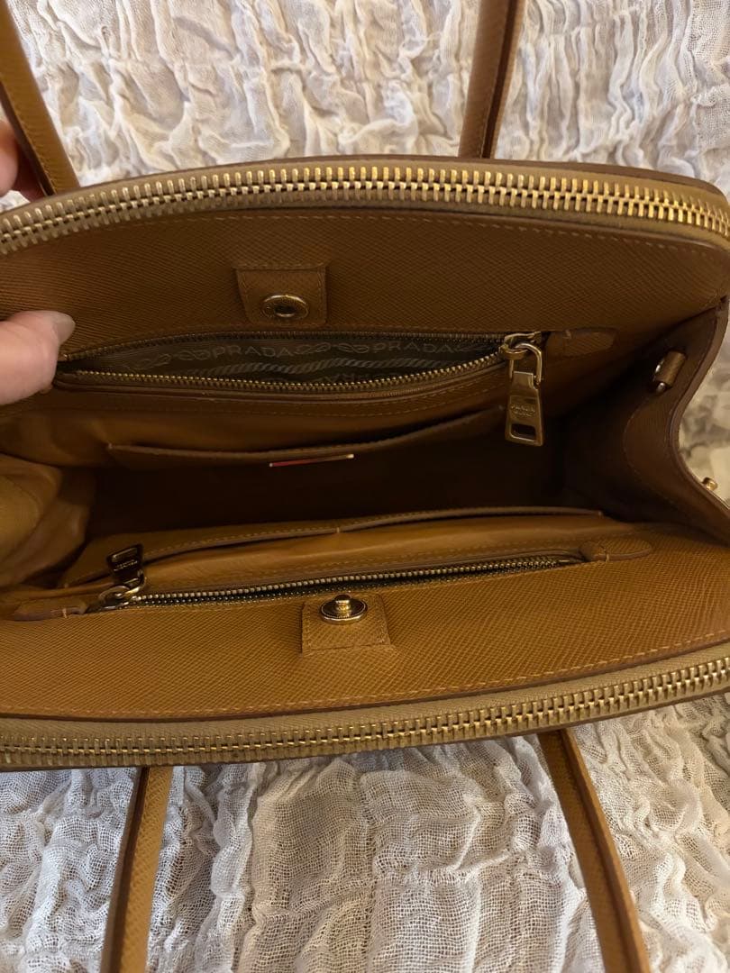 PRADA ブラウン ハンドバッグ 中型