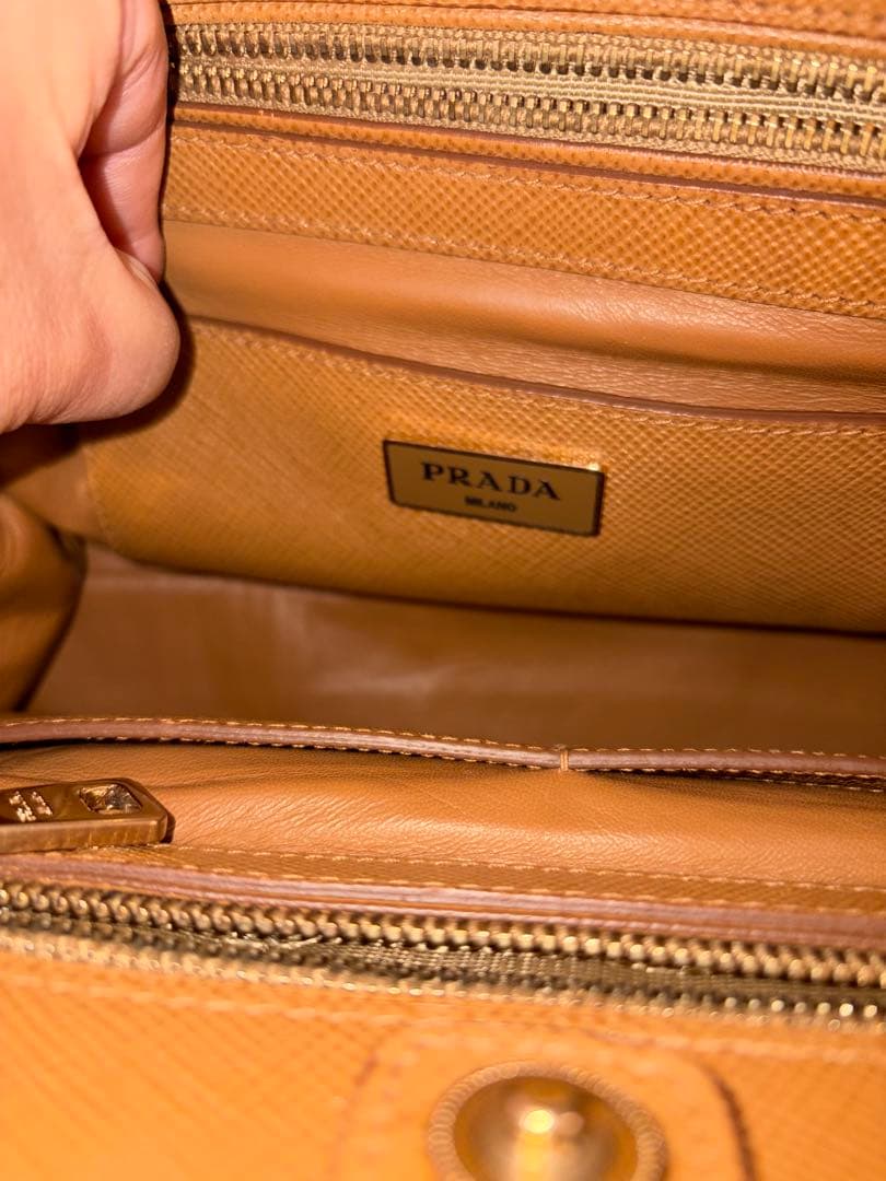 PRADA ブラウン ハンドバッグ 中型