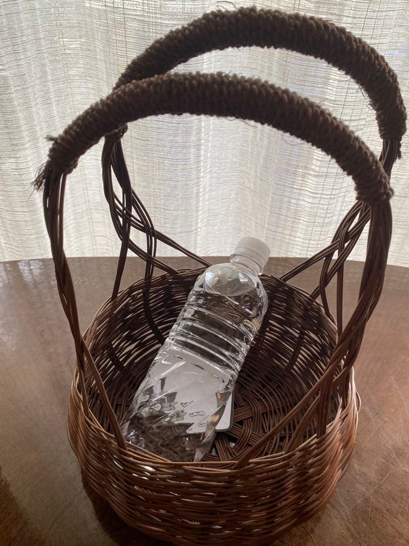 籐製ブラウンかごバッグ