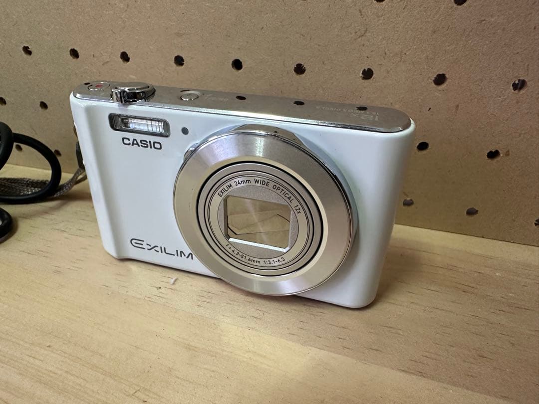 CASIO EXILIM Casio EX-ZS240WEホワイト