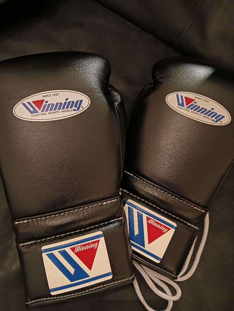 正規品Winning　ウイニング ボクシンググローブ 12oz 新品　箱付き