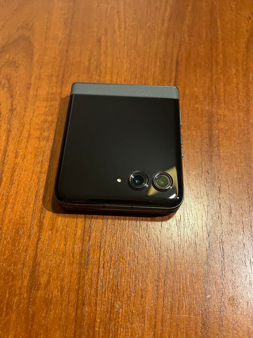 MOTOROLA razr50 コアラグレイ　美品