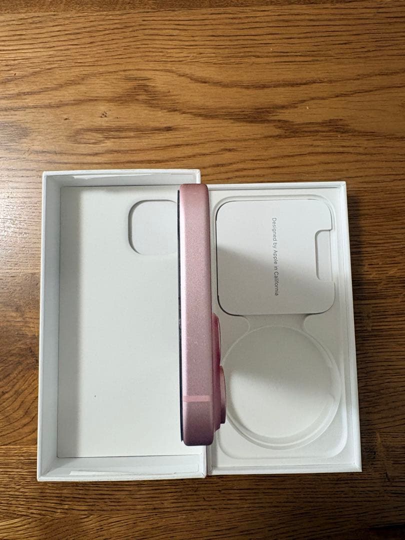 iPhone15 本体 ピン256GB SIMフリー バッテリー90％