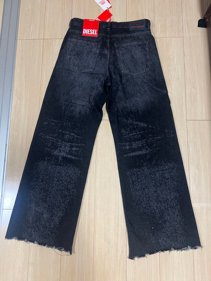 新作　Diesel フレアデニム　D-sire size30