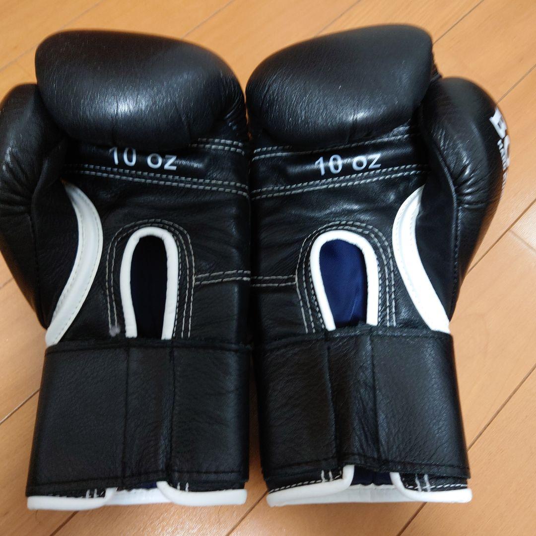 最終価格 イサミBOXER 10 oz ブラックボクシンググローブ 袋付き