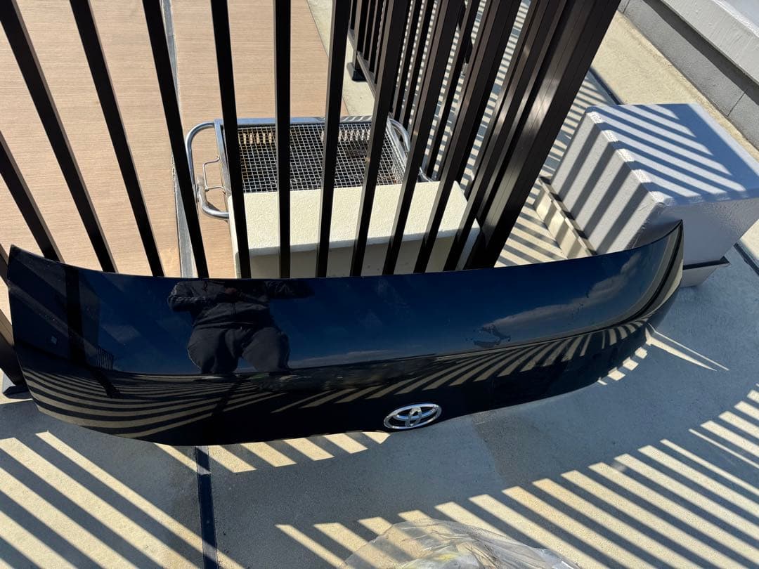 純正トヨタ３型ハイエースバン　ボンネット　ブラック