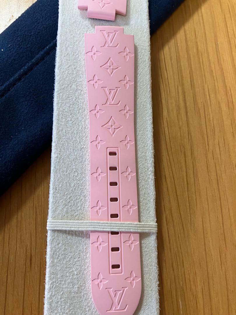 Louis Vuitton ピンク ラバーベルト 未使用