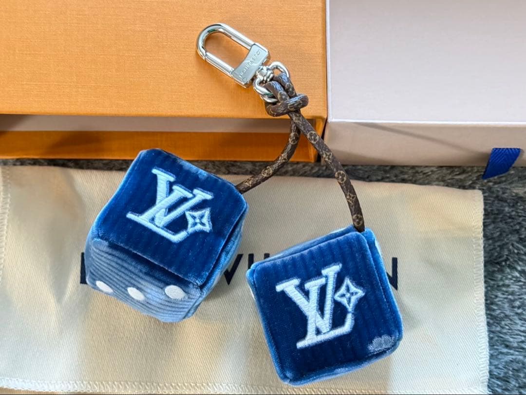VUITTON シーズン限定品 レアチャーム2種セット　新品