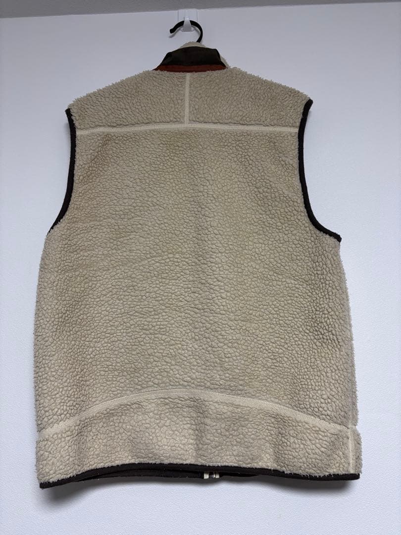 patagonia フリース ベスト クリーム色