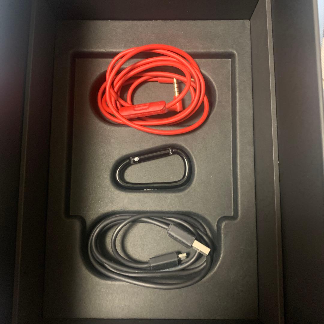 ゆ*か様 Beats Studio3 Wireless 黒と赤