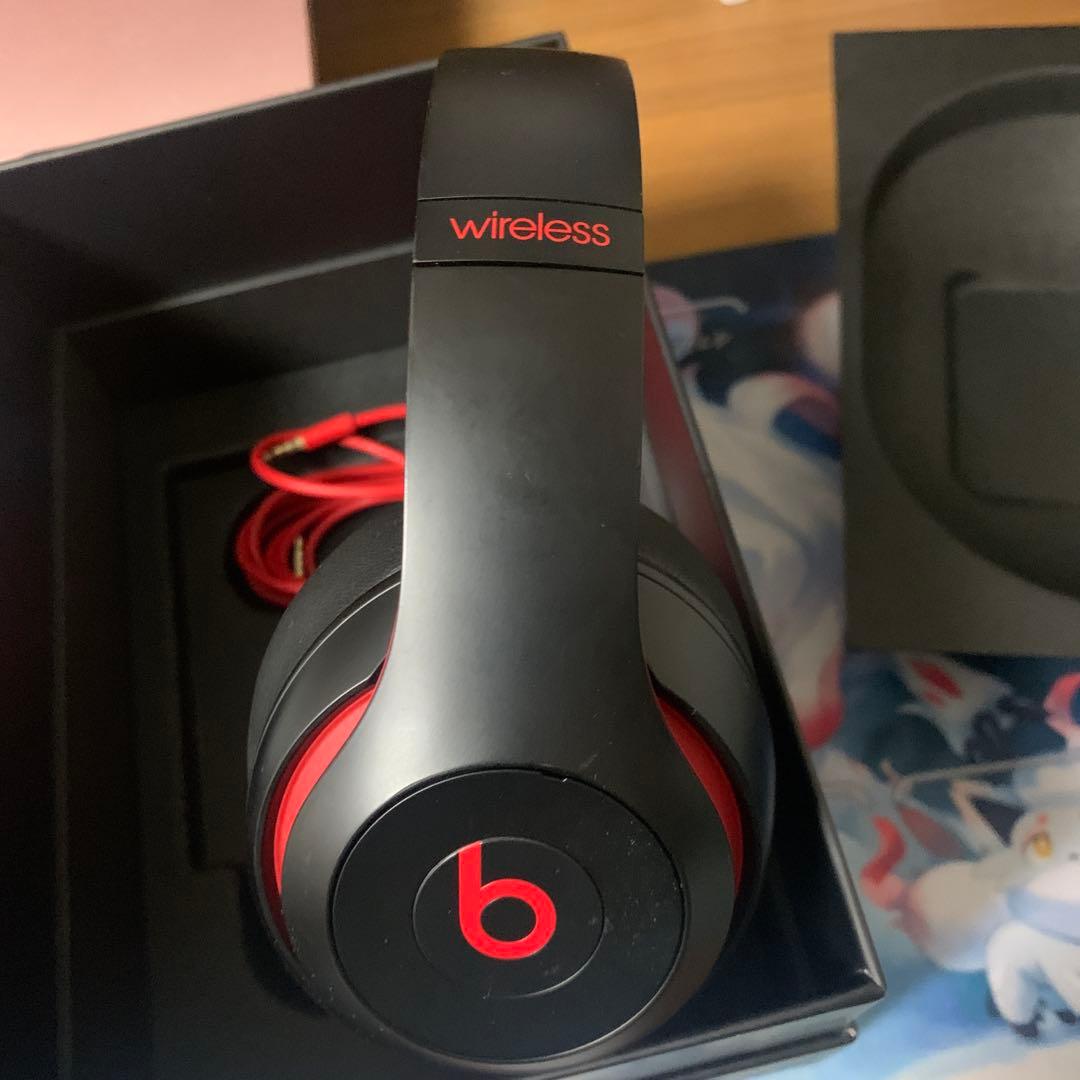 ゆ*か様 Beats Studio3 Wireless 黒と赤