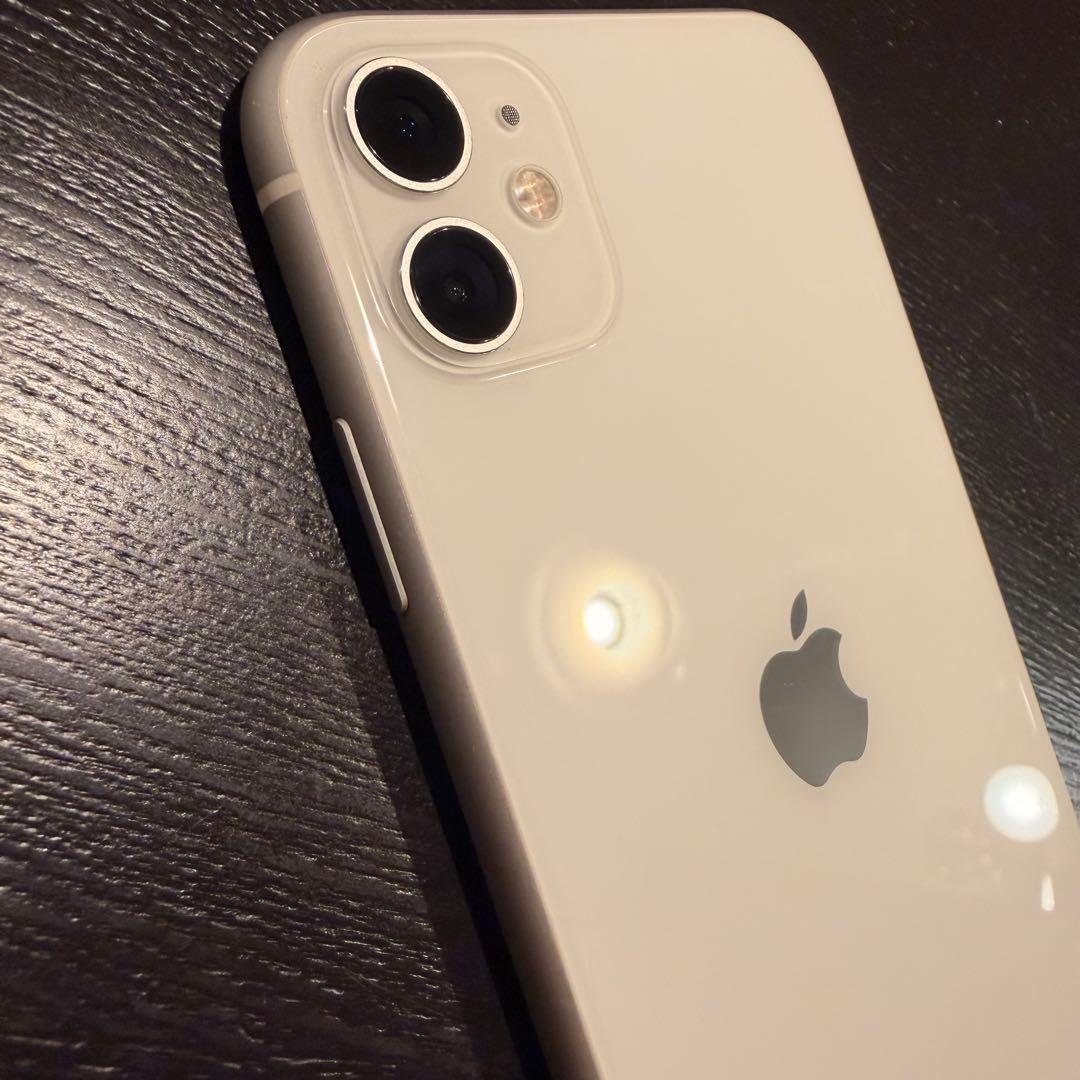 Apple iPhone 11 256GB ホワイト　美品　バッテリー79%
