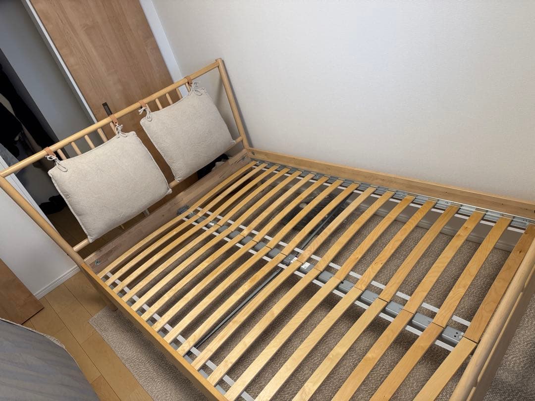 【定価97,990円】BJÖRKSNÄS ベッドフレーム 140x200 cm