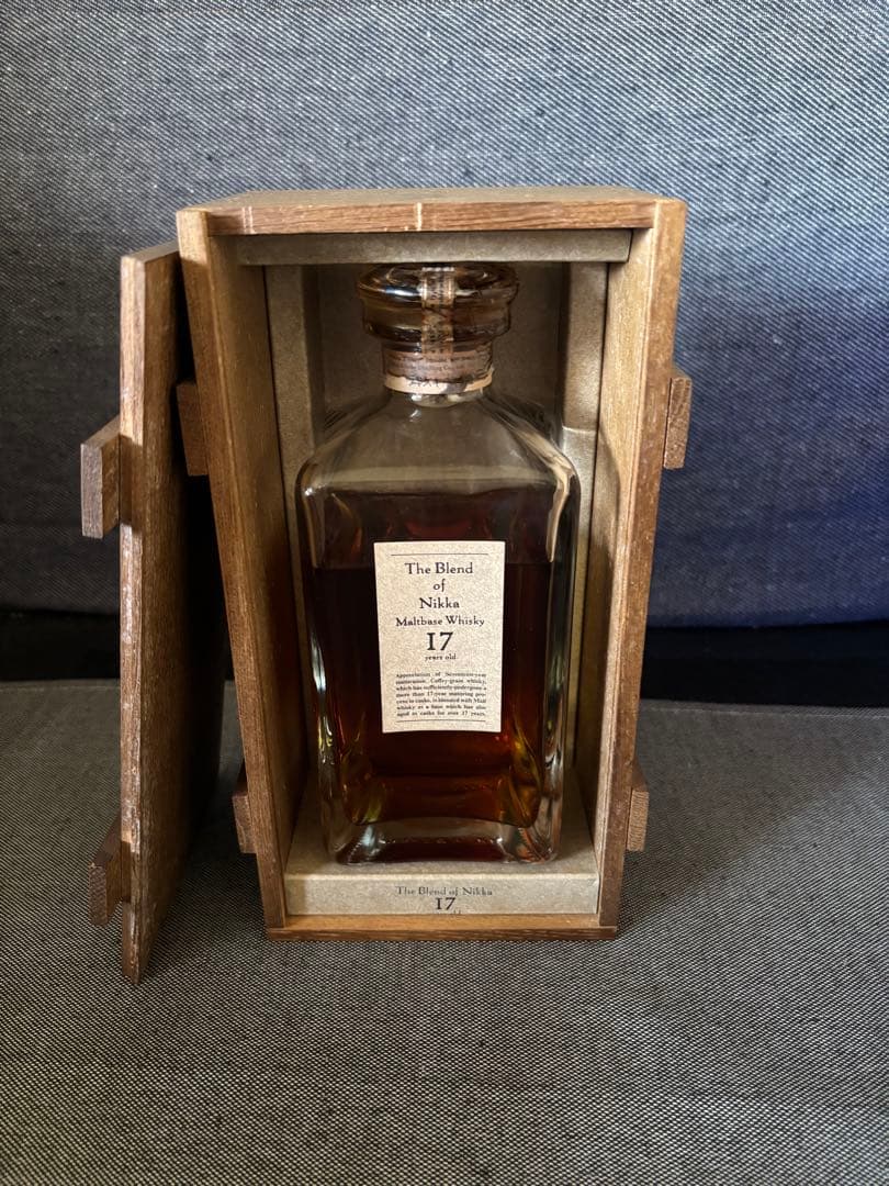 ニッカウヰスキー　ブレンドオブニッカ17年　特級　ウイスキー古酒　箱付き未開封