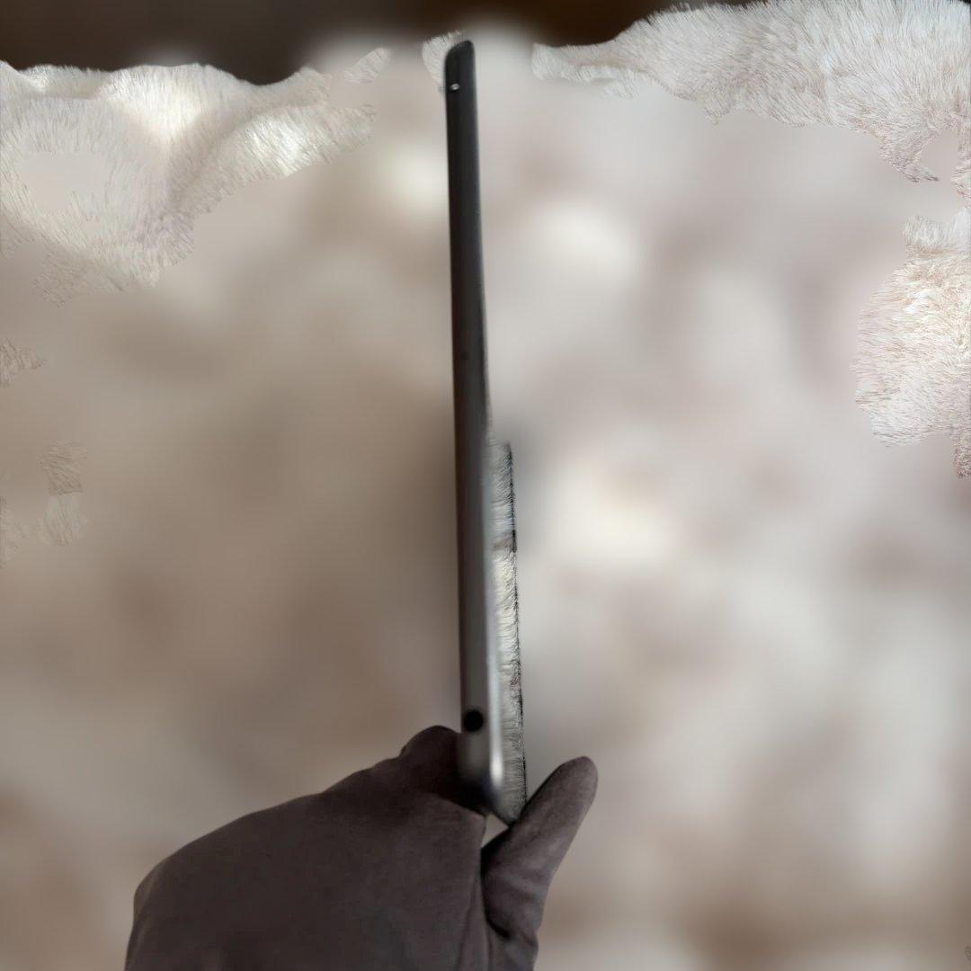 iPad (第7世代) スペースグレー 本体