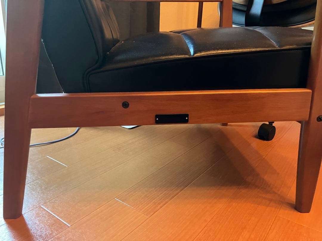 モダンな黒の1人掛けソファ