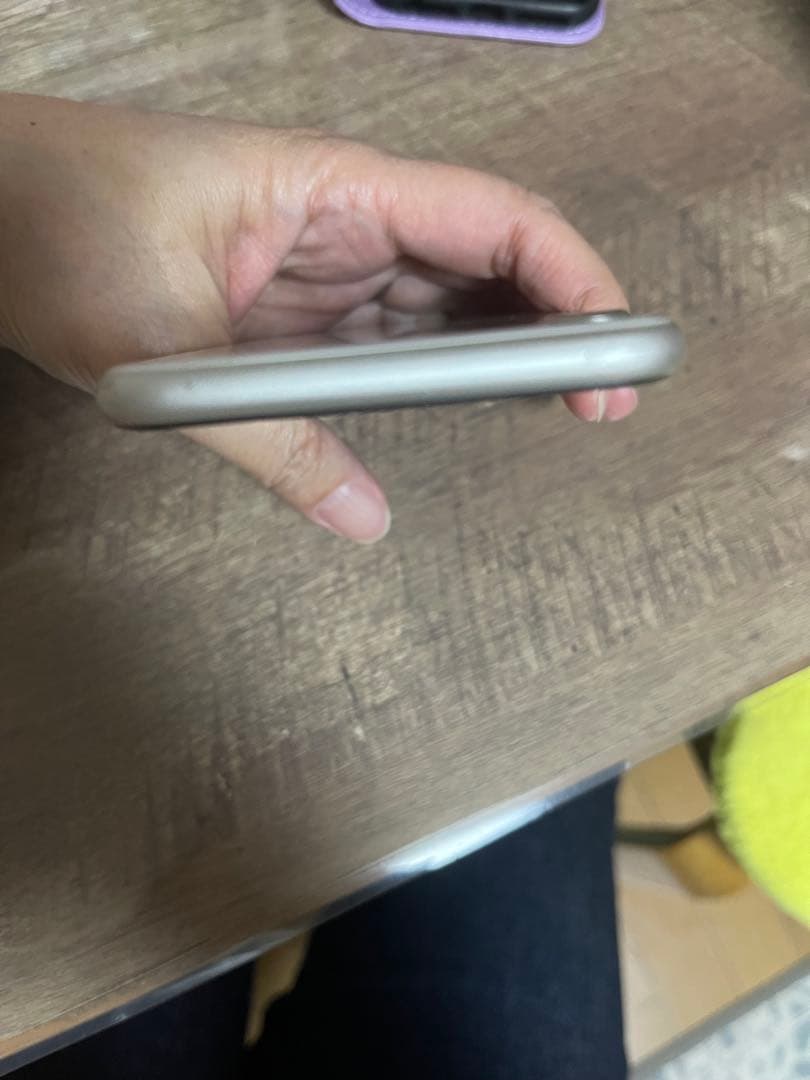 超美品‼️Apple iPhone SE(ケース付き)