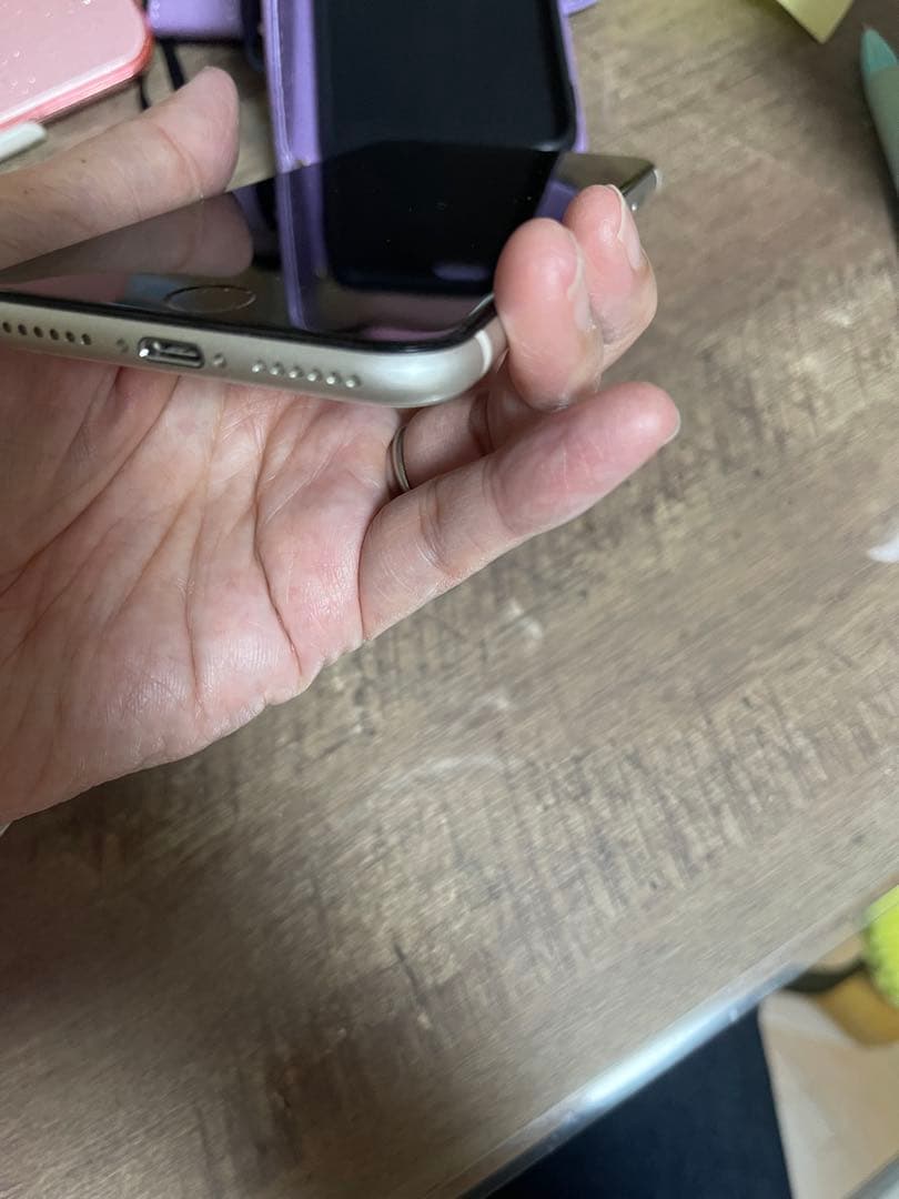 超美品‼️Apple iPhone SE(ケース付き)