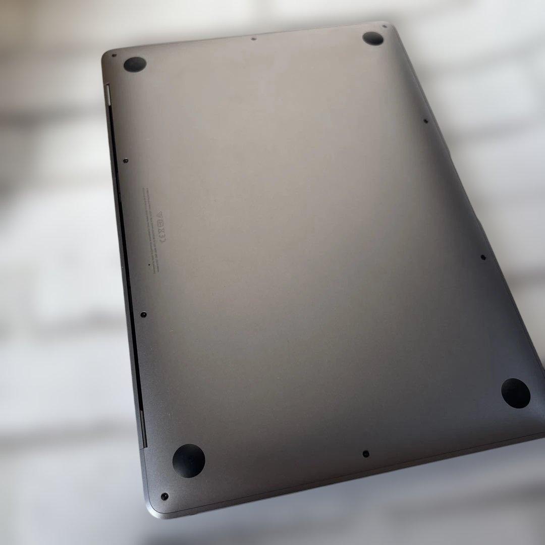 美品 Apple MacBook Air 13.3インチ (M1, 2020)