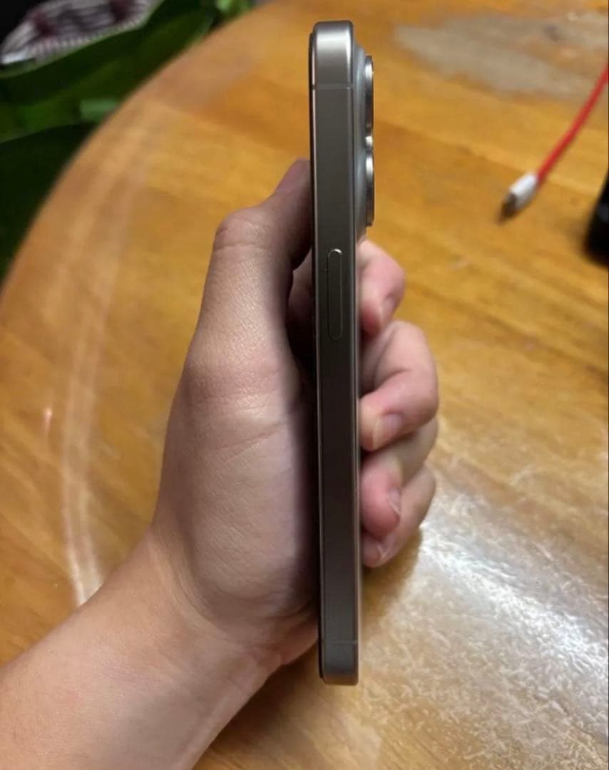 iPhone 15 Pro 256GB ナチュラルチタニウム