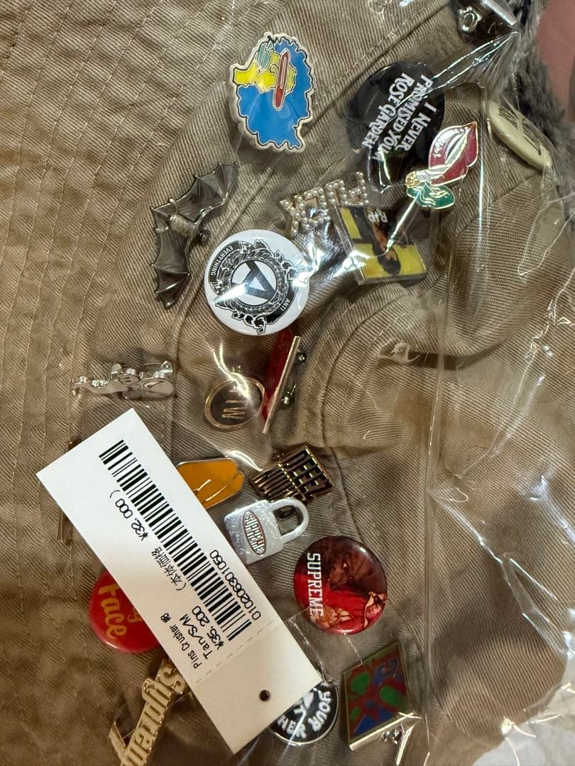 【激レア最安値】新品supreme pins crusher S/Mサイズ