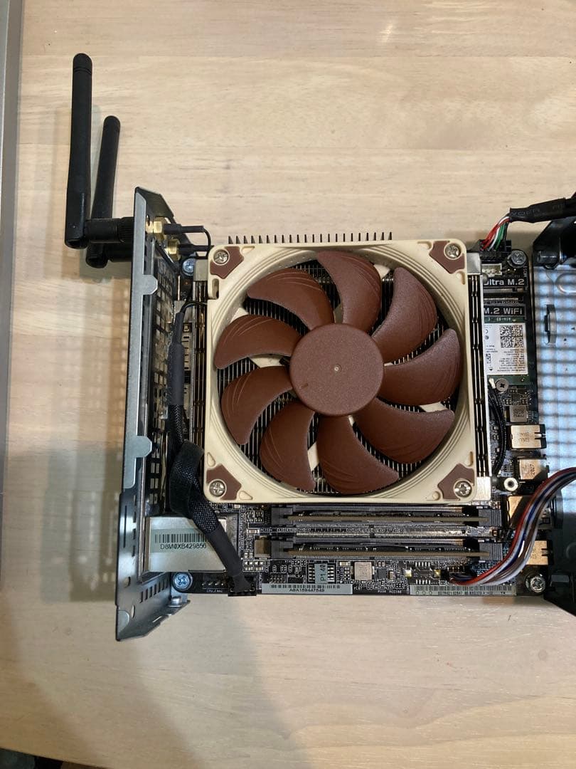 [ジャンク] DeskMiniX300 Ryzen5PRO 4650G 16GB
