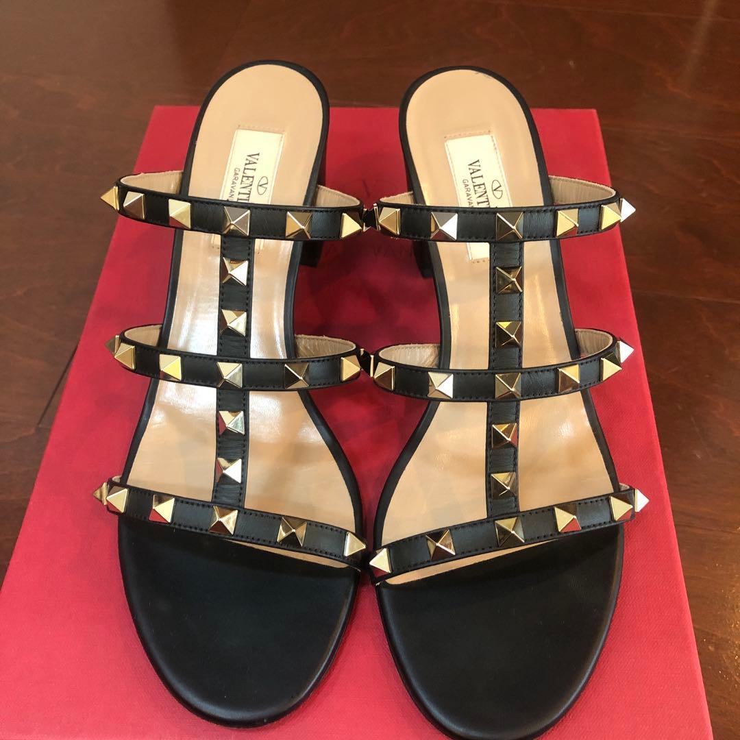 VALENTINO GARAVANIスタッズ付きブラックミュール