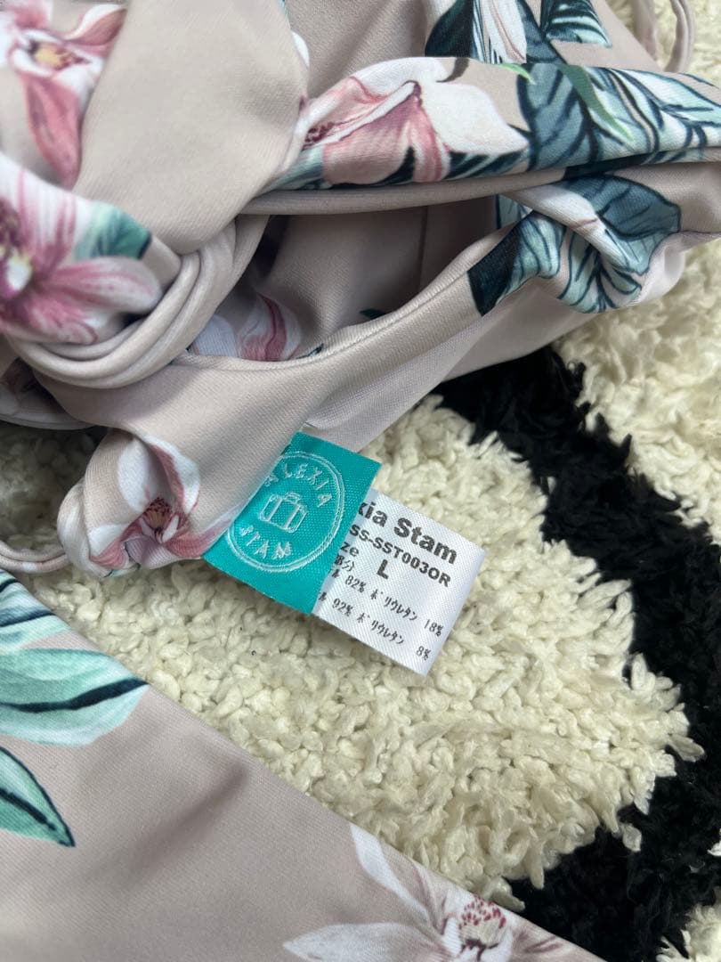 アリシアスタン水着 L