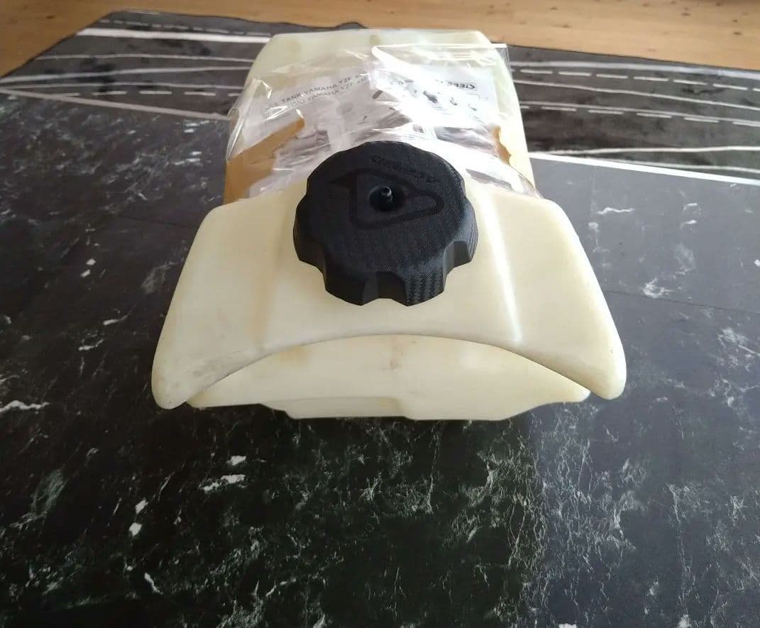 YZ45F　19-23　YZ250F 20-24　IMSビックタンク 約11L