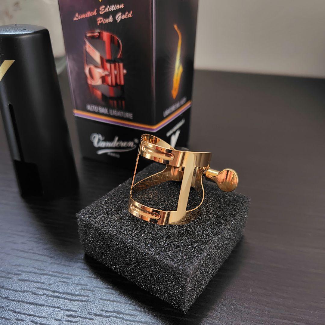 バンドレン アルトサックスリガチャー M/O ゴールド（24kメッキ）