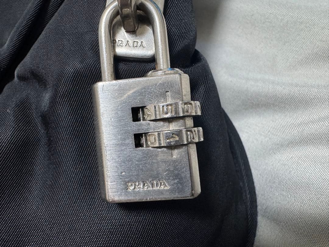 PRADA ナイロン　ハンドバッグ　白タグ