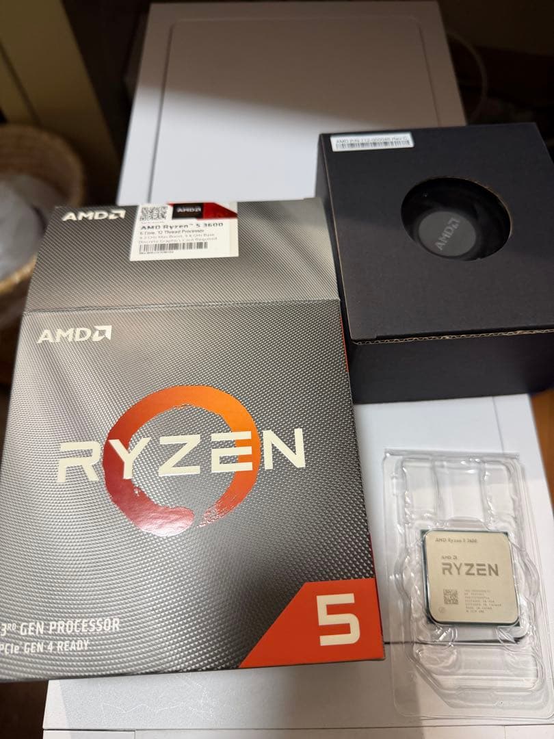 【美品】AMD Ryzen 5 3600 CPU 箱、ファン付き