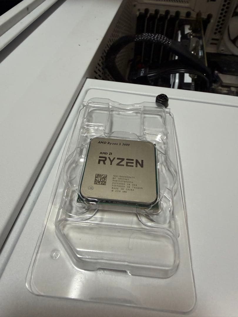 【美品】AMD Ryzen 5 3600 CPU 箱、ファン付き